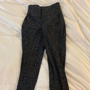 Lululemon Leggings Size 4 NEVER worn